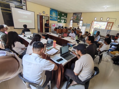PELATIHAN TIM KERJA PRM DI KANTOR DESA LONG BAWAN